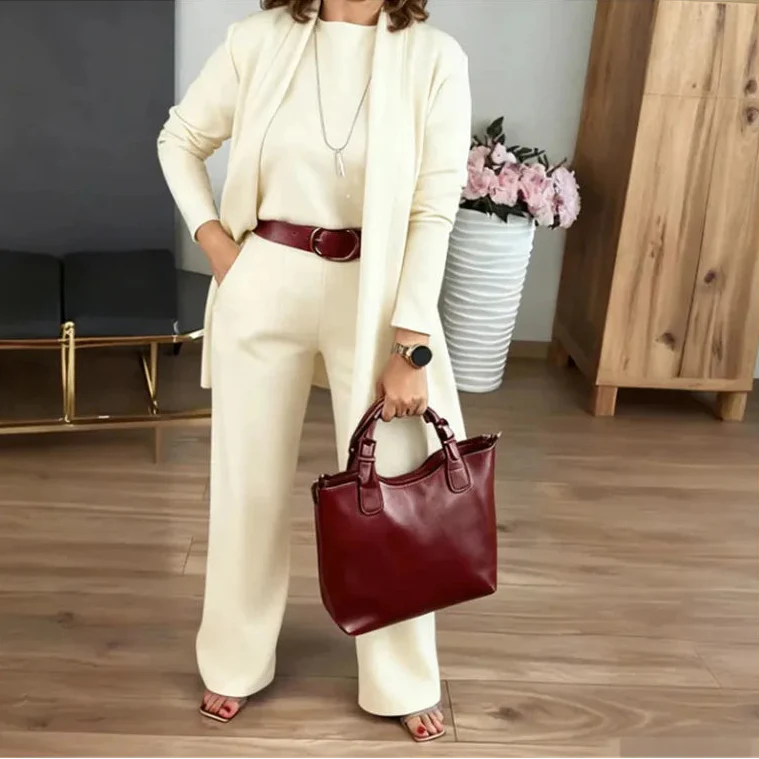 Evanna™ | Set with Basic Blouse